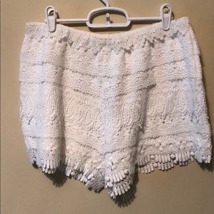 NWT Gianni Bini white lace shorts